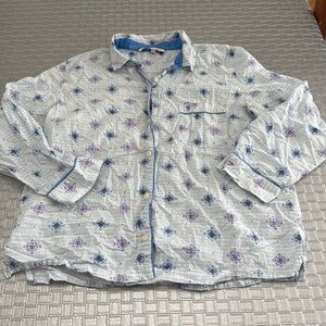 Victoria’s Secret Light Blue Patterned Button Down Sleep Shirt Medium